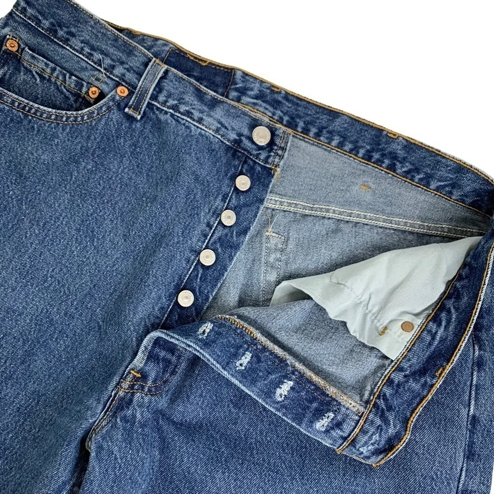 Men’s Levi’s 501 Denim Button Fly Jeans Medium Wash Size 40”X34” Great Condition